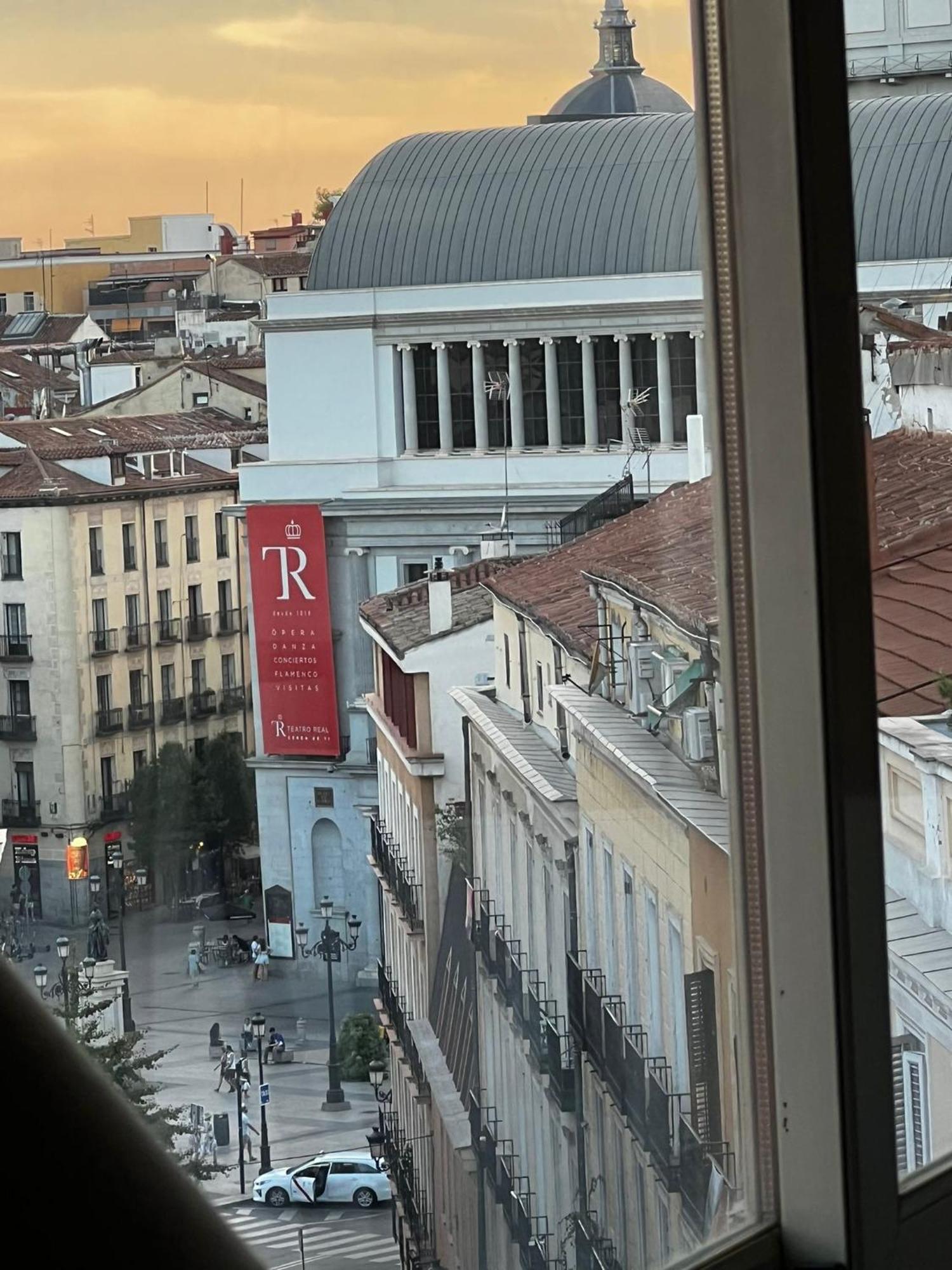 Apartamentos Preciados Madrid Bagian luar foto